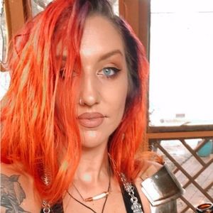 Meet your Posher, Posh